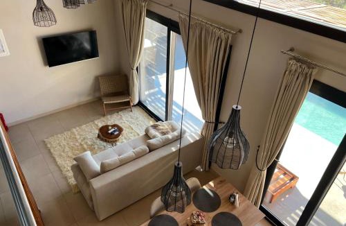 Vafios Villa | Early Birds