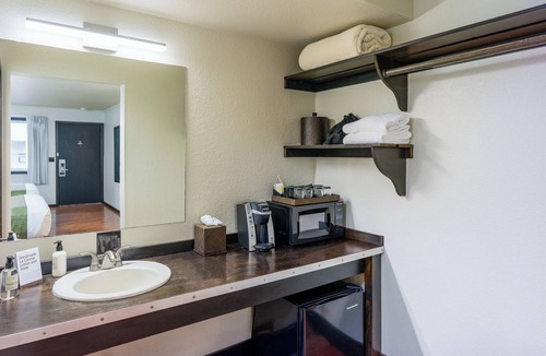 Friday Harbor Hotel | Earthbox Inn & Spa