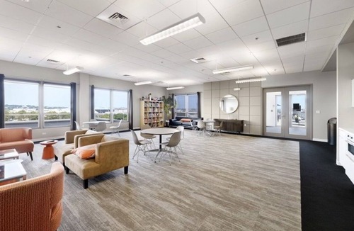 East Boston Condo | East Boston's Gem: Bright, Spacious 3BR Loft - Huge Windows & Pet-Friendly!