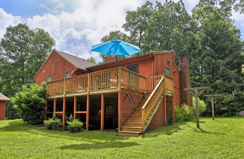 Gettysburg House | East Cavalry Red House 3 bedrooms 3 full baths sleeps up to 12