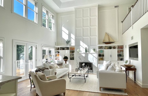 Northwest Harbor House | East Hampton Designer home close to Village with heated pool.