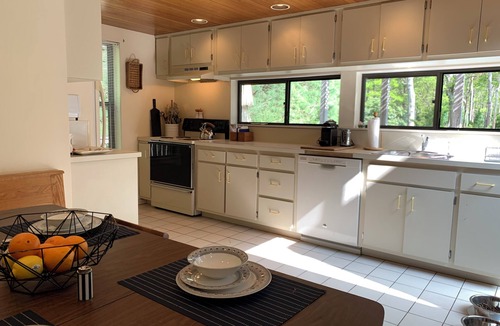 Northwest Harbor House | East Hampton slice of heaven with heated pool and 3 minute drive to village.