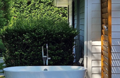 Pantigo Road Historic District House | East Hampton Village Gem, Private Flag Lot, Walk or Bike to Everything!