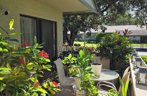 Quail Forest Villa | East Lake Woodlands Villa EZ Living! 1 Level Fresh & Handicap Accessible.