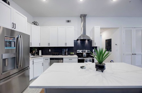 Inglewood Condo | East Nashville- cozy and convenient