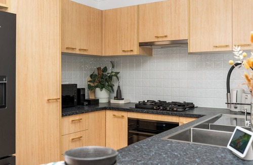 Norwood House | East on King Minutes to Dining Parklands and CBD