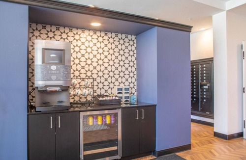 Yankee Hill Apartment | East Side 1BR Apt with Balcony, Pool, and Gym