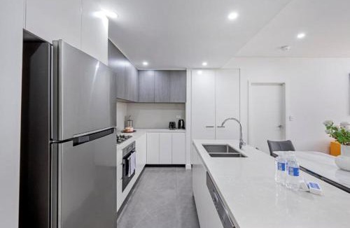 Lidcombe Apartment | Easter Show Villa - 3 Bed 2 Bath,Sleeps 6,Pool,Parking-reserve- No Parties