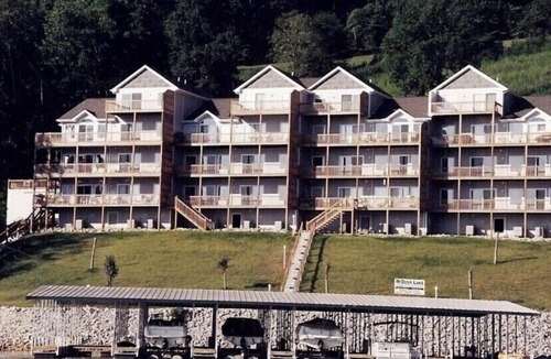 La Follette Condo | Eastern Sunrise Lower Deck