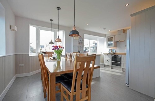Newton by the Sea Cottage | EASTFIELD, pet friendly, with a garden in Low Newton-By-The-Sea