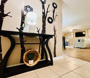 Hammond Apartment | Eastgate 11A .