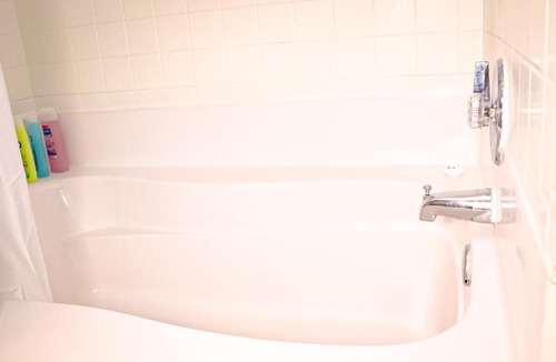 Norcross Apartment | Easy Access 2beds,1bt luxury kingbed with pool sleeps 4