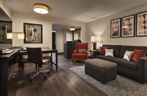 Friendship Heights Hotel | Easy Access to DC Attractions | Indoor Pool | 2 Spacious Units w/Breakfast