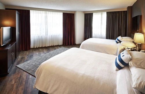 Friendship Heights Hotel | Easy Access to DC Attractions | Indoor Pool | 2 Spacious Units w/Breakfast