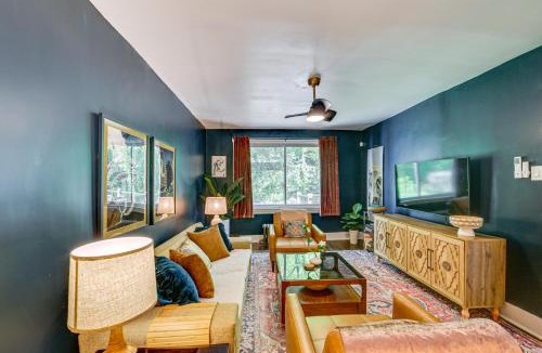 Wilkinsburg House | Easy Access to Pittsburgh: Urban Retreat w/Deck