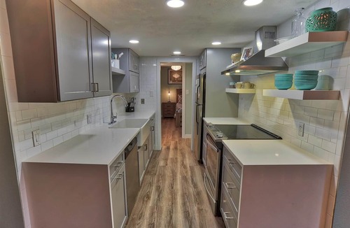 Warrior's Mark Condo | Easy access to skiing & downtown Breck. Pool + hot tub. Family friendly.