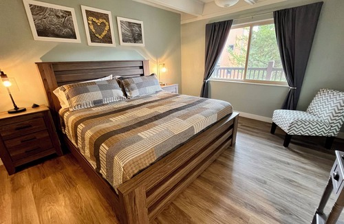 Warrior's Mark Condo | Easy access to skiing & downtown Breck. Pool + hot tub. Family friendly.