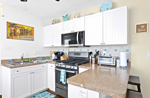 Treasure Island House | easy access to beach, large family retreat, huge outdoor area