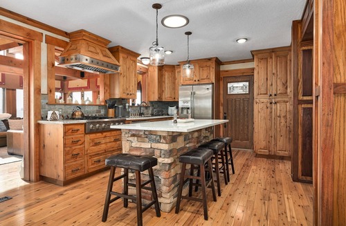Cottonwood Heights House | Easy Access to Snowbird & Alta | Amazing Views I Private Hot Tub