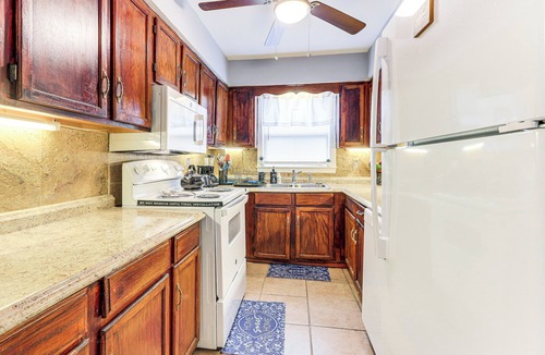Decatur House | Easy ATL Access: Suburban Home Base w/Patio