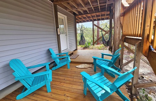 Plantation Cottage | Easy Beach Access - 2 FREE BIKE RENTALS INCLUDED WITH YOUR STAY! PET FRIENDLY