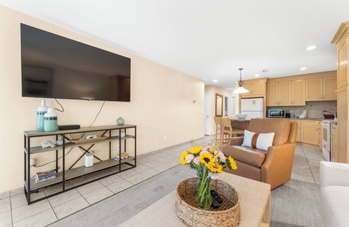 West Beach Village Villa | Easy beach access, dog friendly!