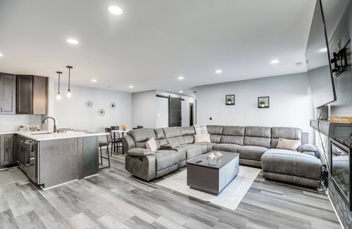 Levittown Condo | Easy Commute to Philly: Traveling Pros' Hub!