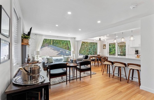 Victory Heights House | Easy FIFA Access — 17 min to Fan Zone, 24 min to Stadium + 5BR Family Retreat @ Private Creek Fast