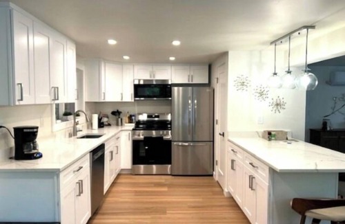 Victory Heights House | Easy FIFA Access — 17 min to Fan Zone, 24 min to Stadium + 5BR Family Retreat @ Private Creek Fast