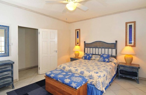 Worthing Apartment | Easy-Going Beachfront Apartment with Pool - Leith Court 11