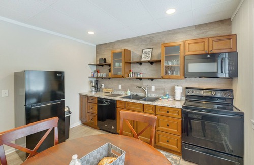 Port Huron Condo | Easy Lake Access! Blue Water Base Camp Near Dtwn