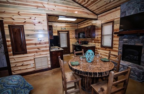 Hochatown Cabin | Easy Livin`- Broken Bow/Hochatown- 1bd