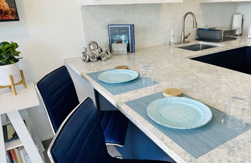 South Coast Apartment | Easy location, Ocean view, Sunsets, Jeep Available, Solar, Battery Power, Wifi