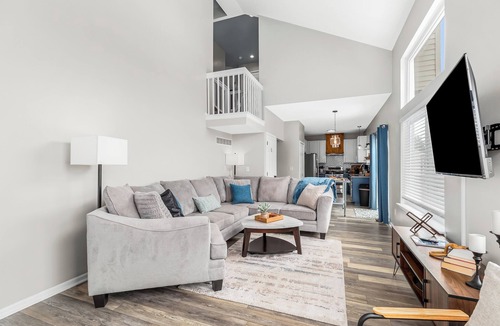 New Baltimore House | Easy Stay in Anchor Bay - Gym | Theater | Sleeps12