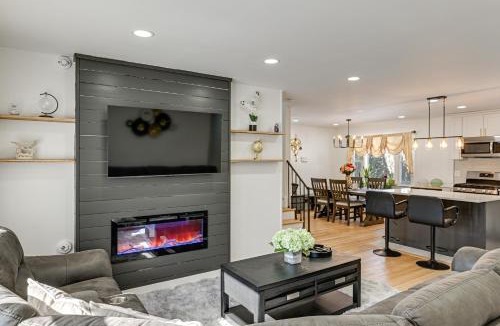 South Huntington House | Easy Transit to NYC! Sleek North Shore Hideaway