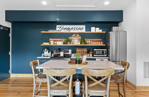 Northside Apartment | Easy Walk to Frazier Ave, Walnut St. Bridge and Coolidge Park