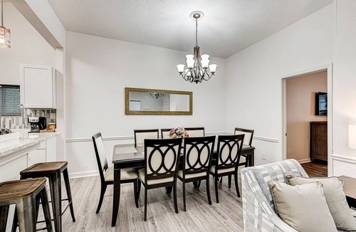 Babe Denny House | Easy Walk To LucasOil, Conv.Ctr., Gainbridge, Dwntn