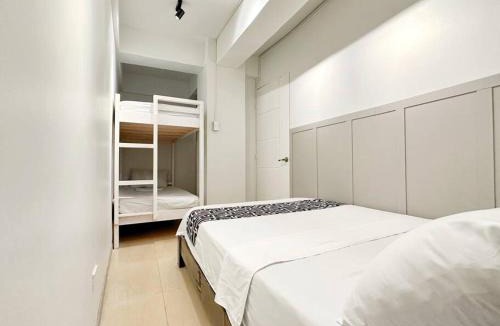 Manoc-Manoc Apartment | Easy White Beach Access, with Kitchen, Dining and Living Room, Perfect for Groups and Family