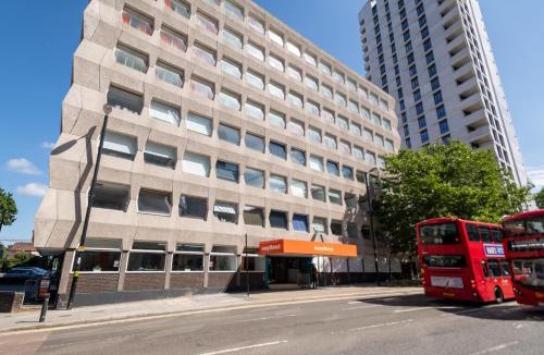 Fairfield Hotel | easyHotel Croydon
