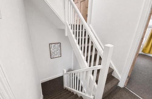 Grantham House | EasyRest House 2 Grantham - 6 Beds & Free Parking - Easy Location - Access to A1, Town Centre & Shops