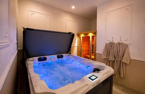 Coteaux Ouest Apartment | Eaux Spa Suites