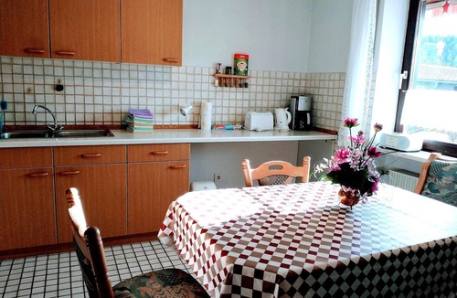 Traitsching Apartment | Ebenerdige Ferienwohnung mit Terrasse für bis zu 4 Personen