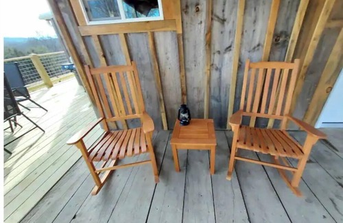 Harper Cabin | Ebenezer Cabin - Hot Tub - Fire Pit - BBQ - Views