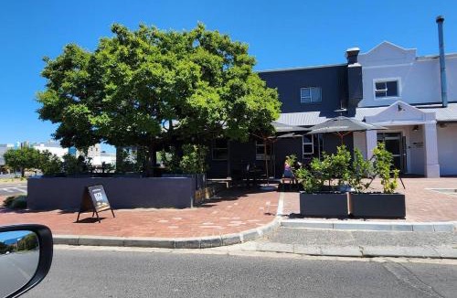 Somerset West Apartment | Ebenezer