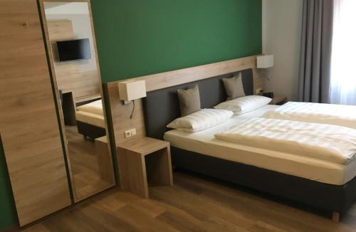 Feldmoching - Hasenbergl House | Eberl Hotel Pension München Feldmoching