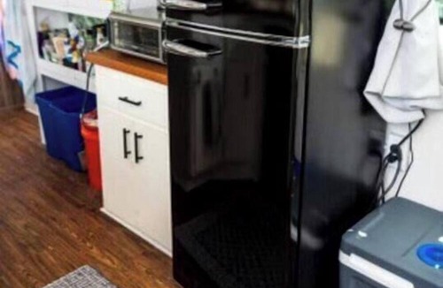Grandview Villa | Eccentric Converted Bus, Perfect for a Tennessee Vacation