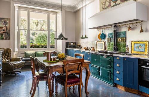 Warwick Apartment | Eccleston Square V by onefinestay