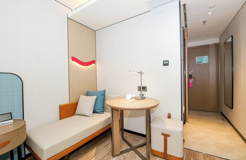 Panyu Hotel | Echarm International Hotel Guangzhou South Railway Station Zhongcun Metro Station Branch