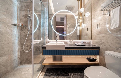 Haizhu Hotel | Echarm plus International Hotel Guangzhou Changgang Subway Station - Free Shuttle Bus to Canton Fair Complex During Canton Fair Period