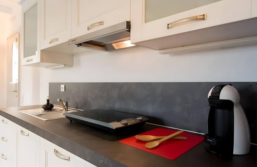 Psathi House | Echinousa Kimolos Maisonette no4 Hotel Apartment with Sea View, Wi-Fi and Air Conditioning